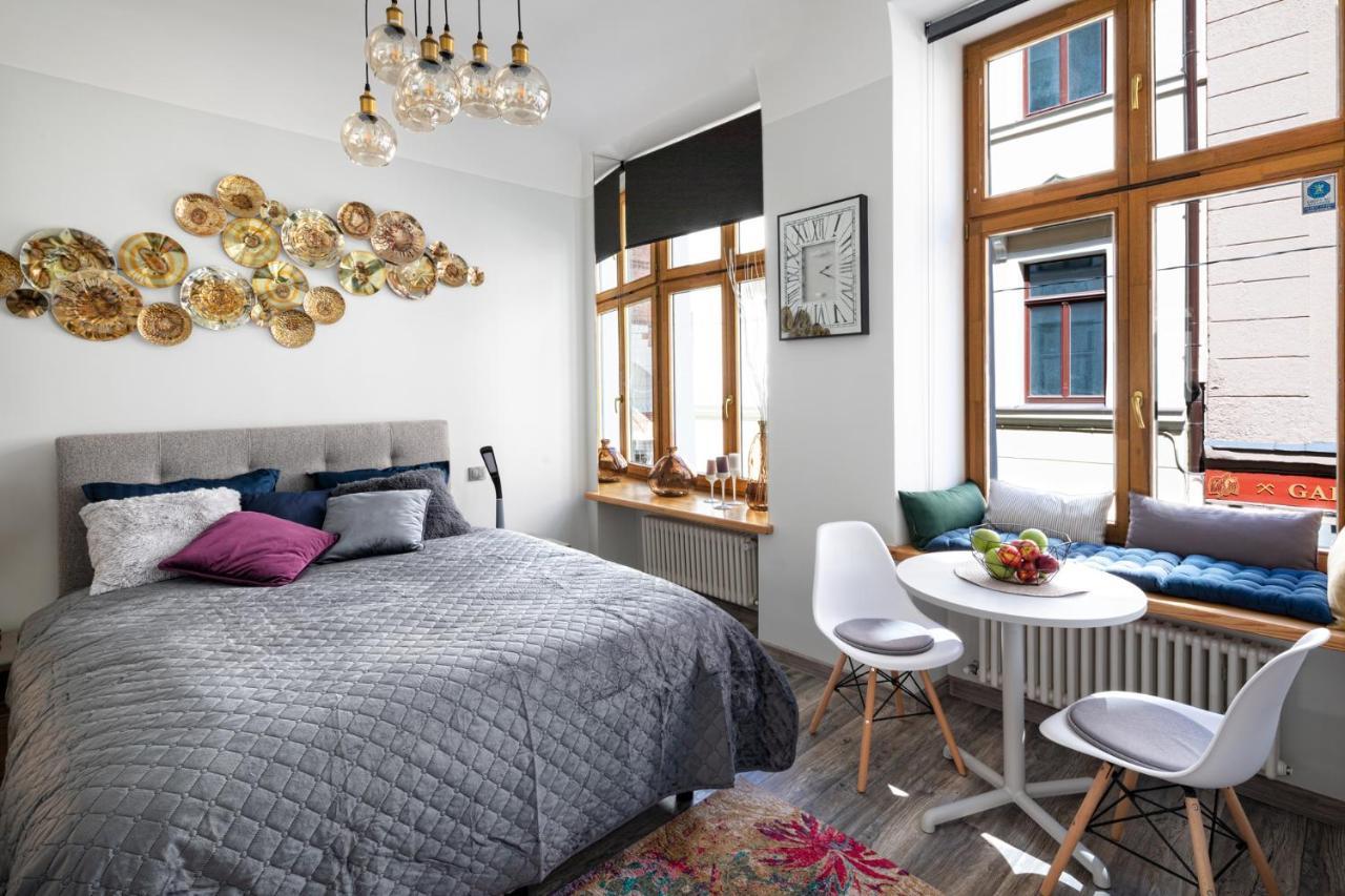 Art Design King Bed Studio Apartment In Old Town Riga Exterior foto